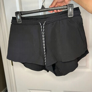 Athleta Womens Crest 2 in 1 Shortie Black Gym Workout‎ Shorts Size 4